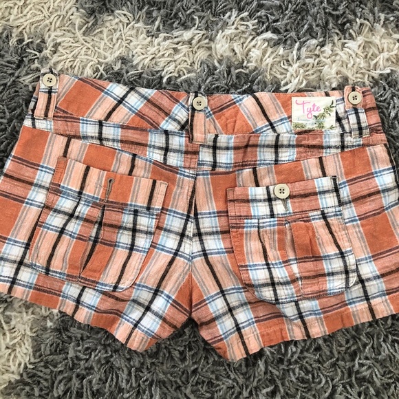 Plaid shorts - Picture 2 of 4